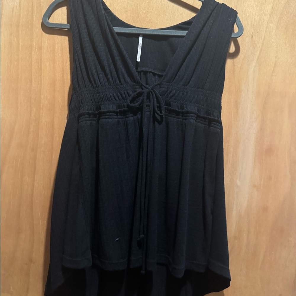 Women’s Black Sleeveless Tie-Front V-Neck Top